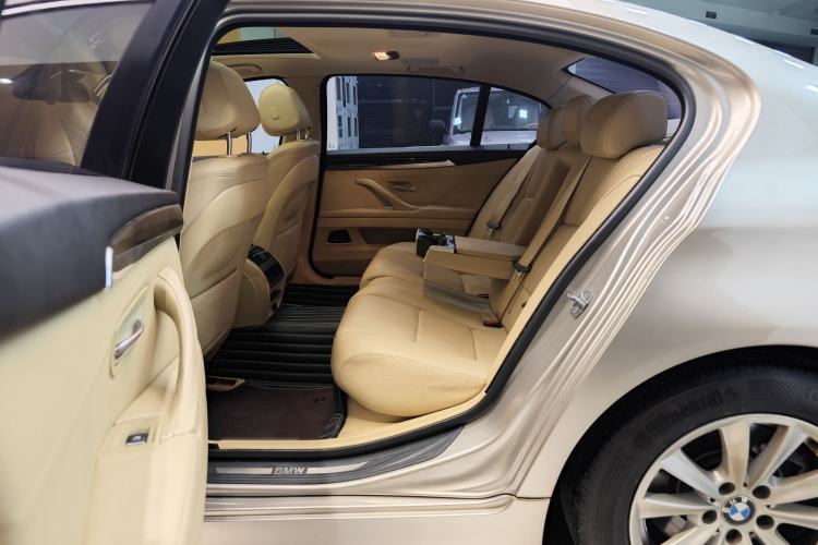 Used BMW 5 Series 2014 520Li Elegant Model
