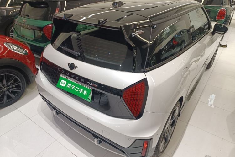 Used  Electric MINI COOPER JCW 2025 JOHN COOPER WORKS
