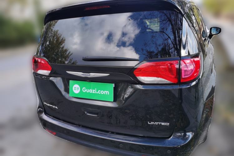 Used Chrysler Grand Voyager 2017 3.6L Premium Edition
