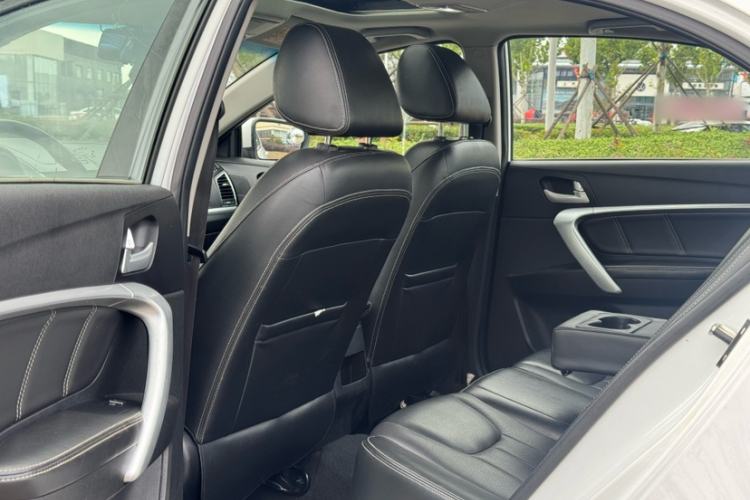 Used Geely Auto Emgrand 2016 Sedan 1.5L CVT Upward Version
