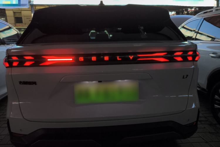 Used  L7 2023 1.5T 115 km Starship
