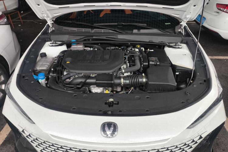 Used Changan UNI-V 2023 2.0T Leading-Speed Edition
