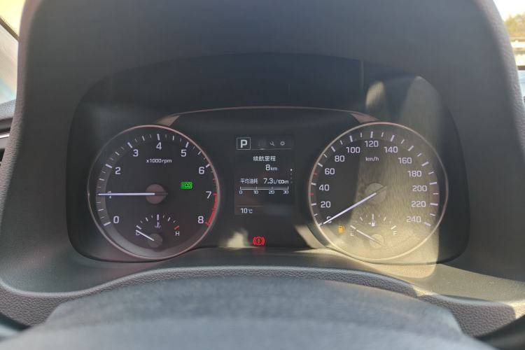 Used Hyundai Elantra 2016 1.6L Automatic ZhiXuan · Luxury Version
