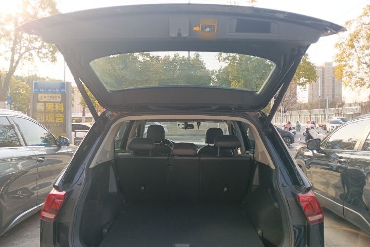 Used Volkswagen Tiguan L 2021 330TSI Automatic Two-Wheel Drive Smart Edition
