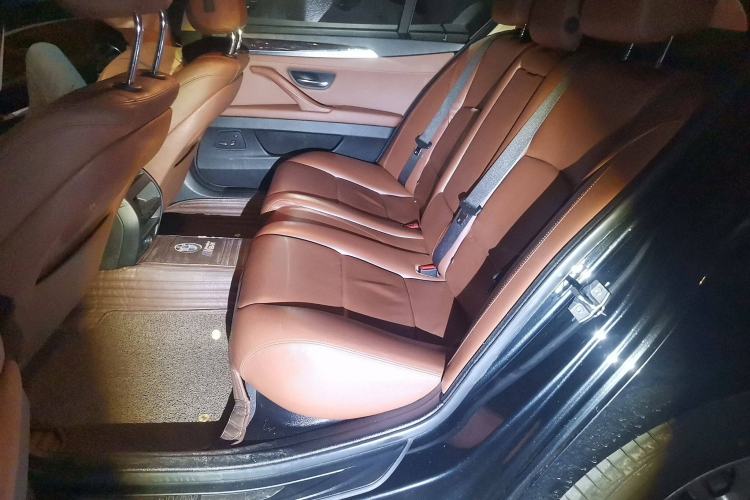 Used BMW 5 Series 2013 525Li Leading Model
