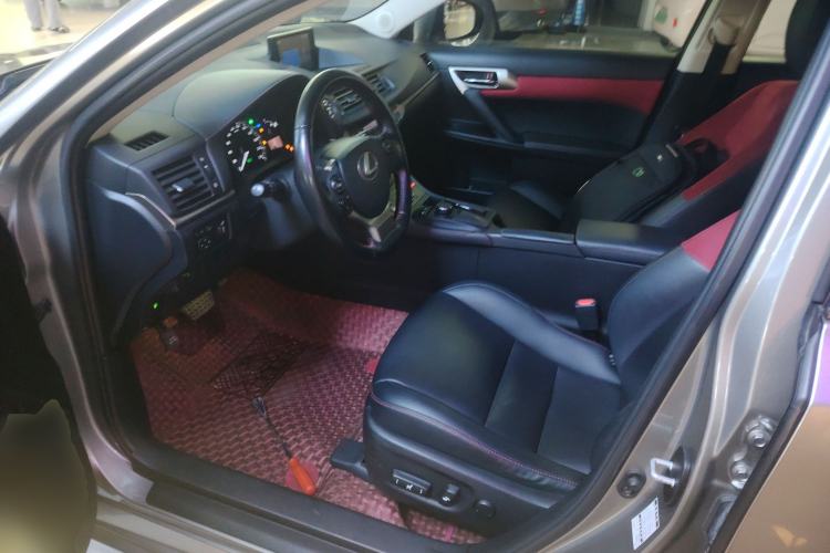 Used Lexus CT 2017 CT200h Comfort Edition Monochrome China VI
