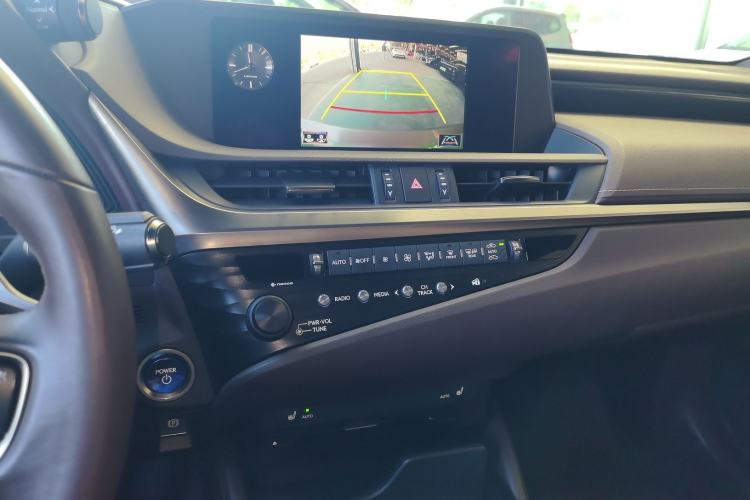 Used Lexus ES 2018 300h Premier Edition China V Standard
