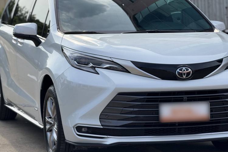 Used Toyota Sienna 2024 2.5L Hybrid Four-Wheel Drive Prestige Edition

