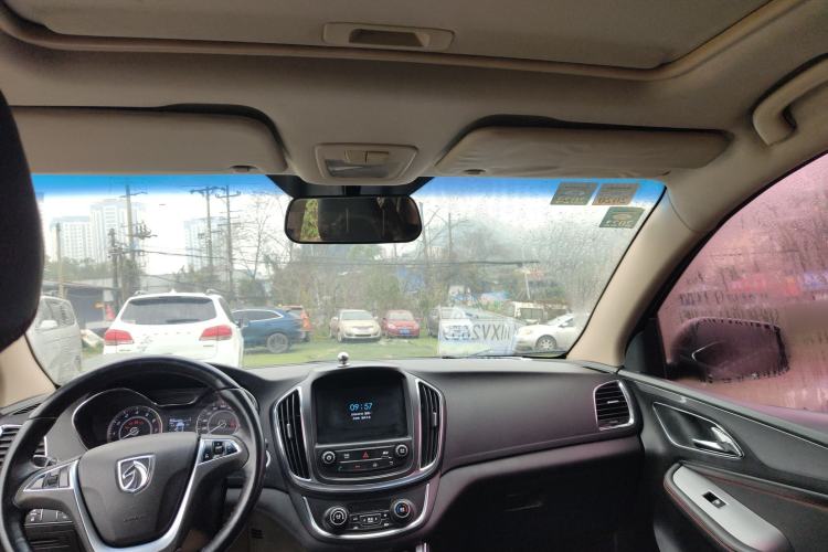 Used Baojun 560 2015 1.8L Manual Luxury Model