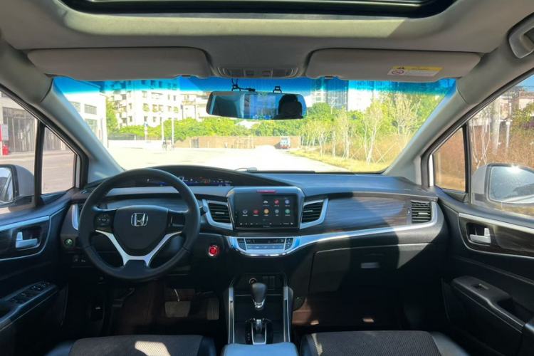 Used Honda Jade 2017 1.8L automatic Comfort version 5 seats
