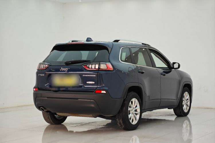 Used  Cherokee 2019 2.0L 2WD Premium Edition China VI