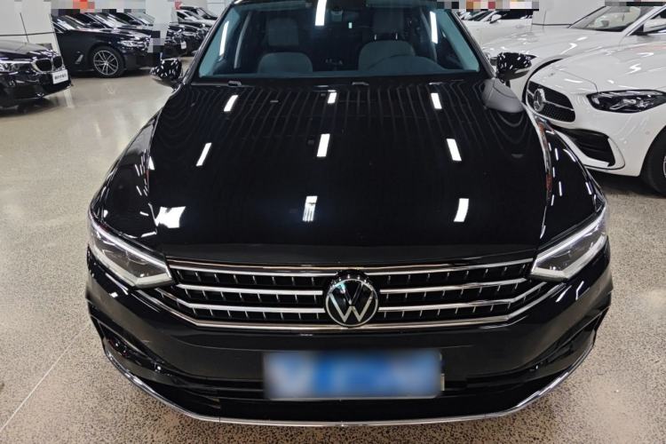 Used Volkswagen Magotan 2023 2 Million Units Limited Edition 330TSI DSG Leading Version