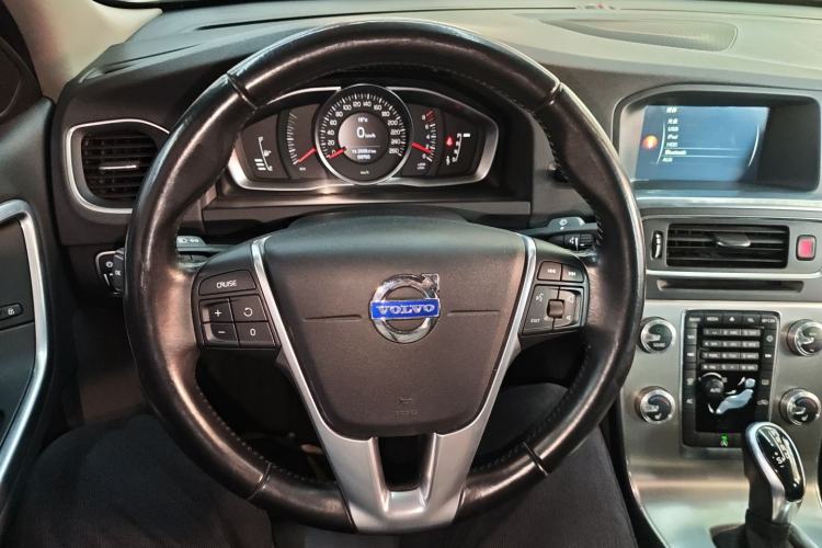 Used Volvo S60 2015 S60L 2.0T Zhiyuan Edition