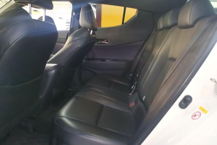 Used Toyota IZOA 2018 2.0L Yichi Version China VI Standard
