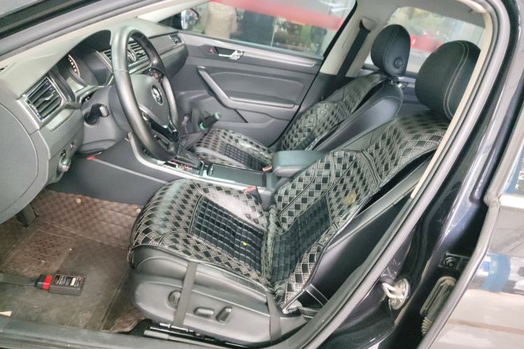 Used Volkswagen Passat 2016 330TSI DSG Luxury Edition
