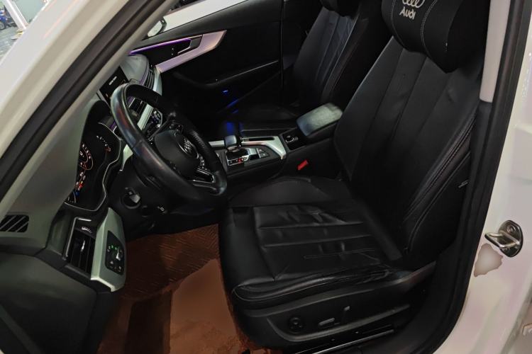 Used Audi A4L 2019 40 TFSI Fashion Edition China VI Emission Standard
