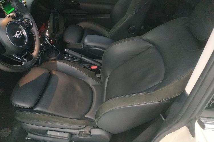 Used  MINI 2018 1.5T COOPER Artist
