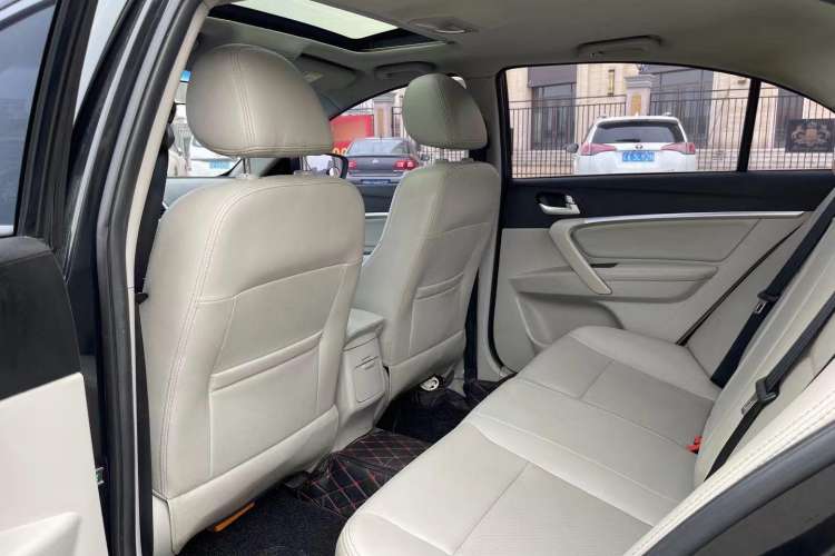 Used Geely Auto Emgrand 2014 Sedan 1.5L Manual Elite Model
