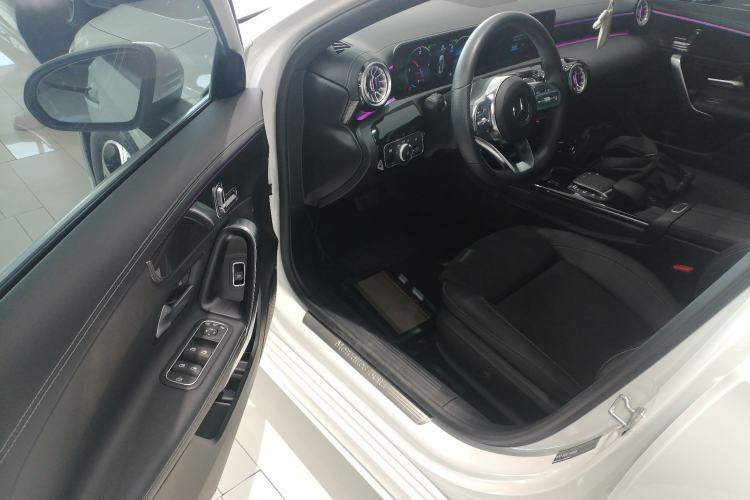 Used Mercedes-Benz A-Class 2022 Revised Version A 200 L Sport Sedan Fashionable Style