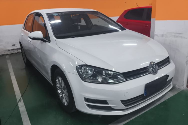 Used Volkswagen Golf 2016 1.6L Manual Fashion Edition
