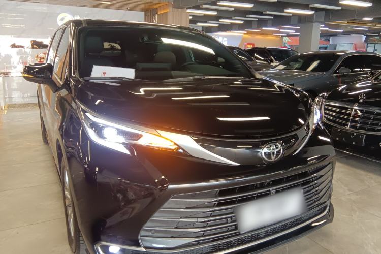 Used Toyota Sienna 2024 2.5L Hybrid Four-Wheel Drive Prestige Edition
