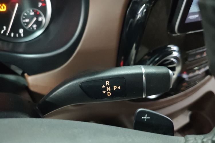 Used Mercedes-Benz Vito 2021 2.0T Elite Version 7 Seats
