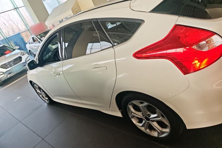 Used Ford Focus 2012 Hatchback 2.0L Automatic Luxury Sport Model