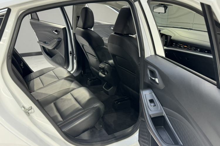 Used MG 5 2022 300TGI DCT Chao Yue Luxury Edition
