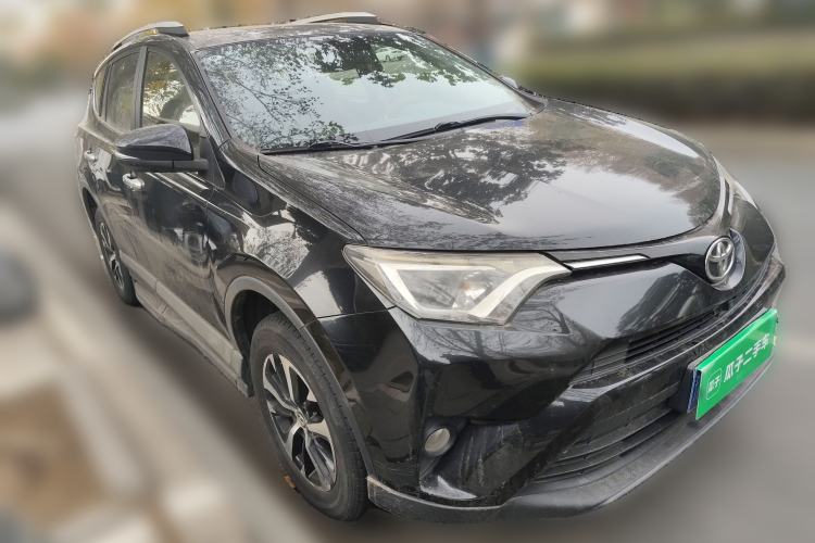 Used Toyota RAV4 2016 2.0L CVT Two-Wheel Drive Fashion Edition China V Standard
