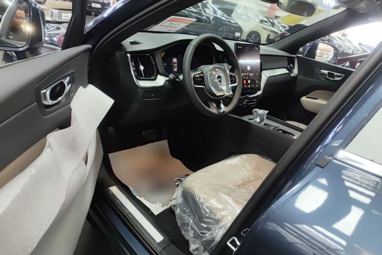 Used Volvo XC60 2026 B5 4x4 Smart Luxury Edition
