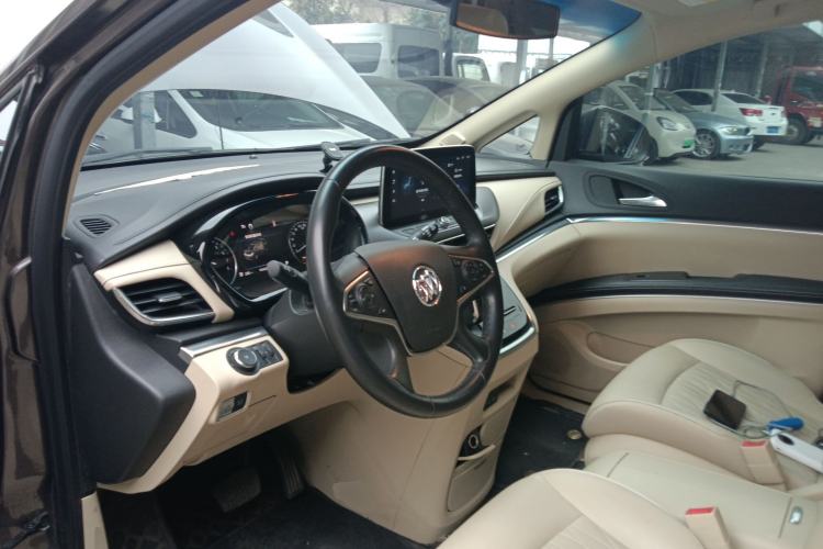 Used Buick GL8 2023 Facelifted Land Cruiser Executive Luxury Version
