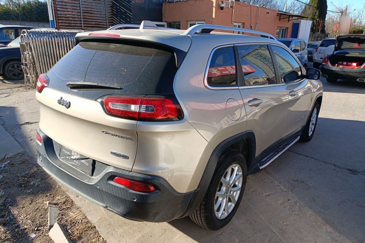 Used  Cherokee 2016 2.0L Leading Edition