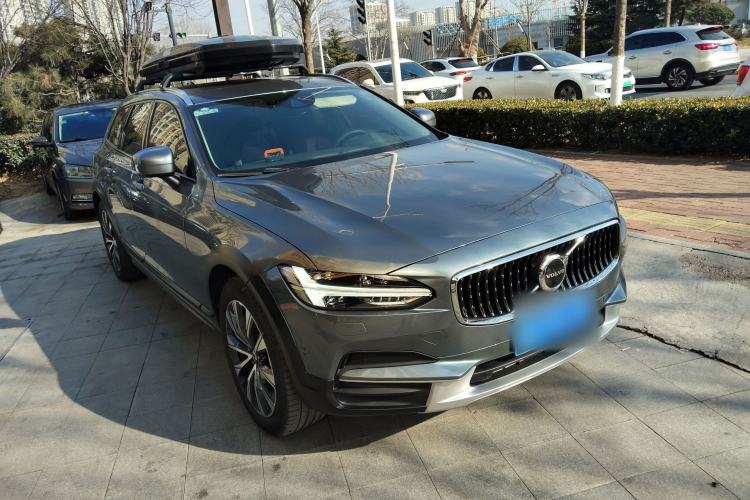 Used Volvo V90 2017 Cross Country T5 AWD Smart Range Edition
