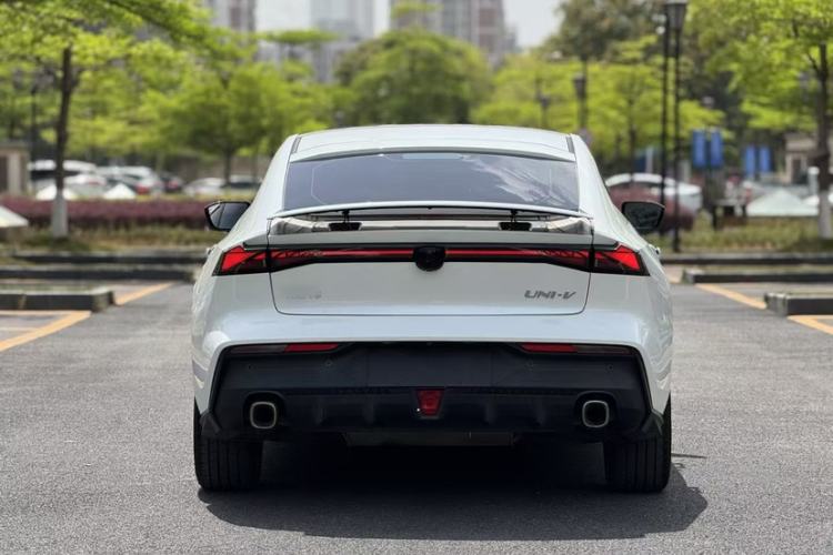 Used Changan UNI-V 2022 1.5T Prestige Version
