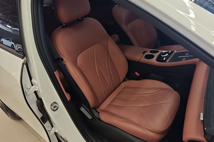 Used Geely Galaxy L6 2025 EM-i 140km Explorer+ Edition
