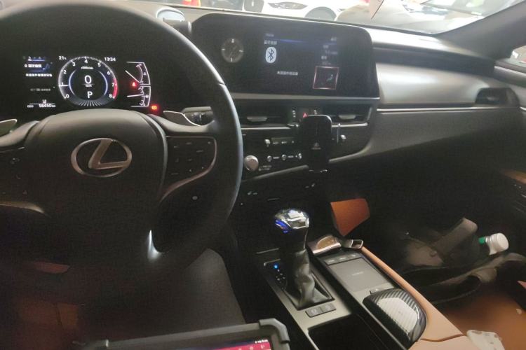 Used Lexus ES 2021 260 Excellence Edition
