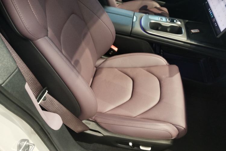 Used  SU7 2024 Rear-Drive Ultra-Long Range Advanced Pro-Level Intelligent Driving Version