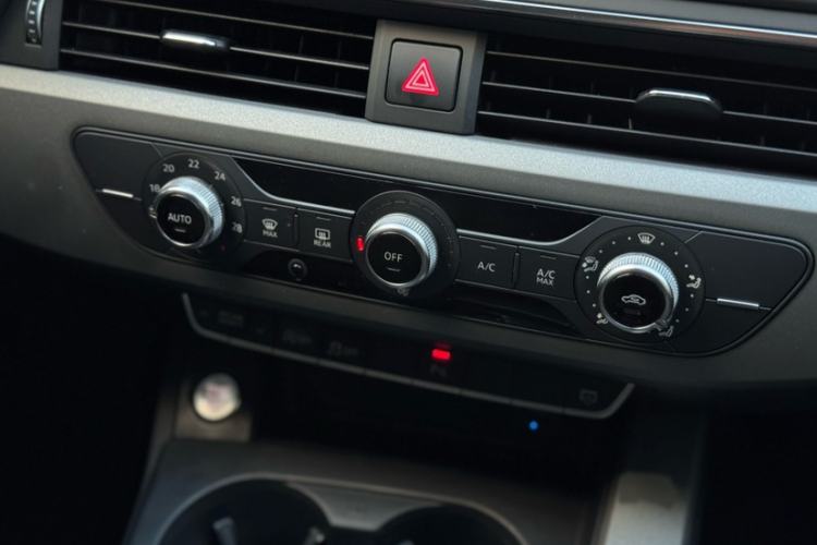 Used Audi A4L 2018 30th Anniversary Edition 40 TFSI Trendy Model
