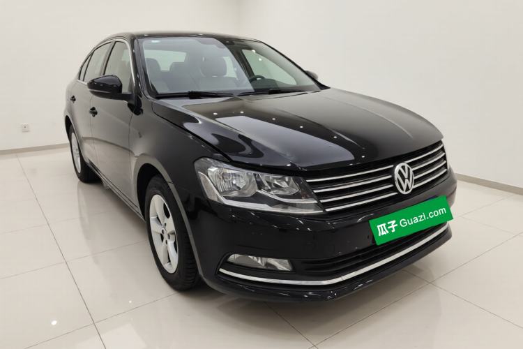 Used Volkswagen Lavida 2015 1.6L Manual Fashion Edition
