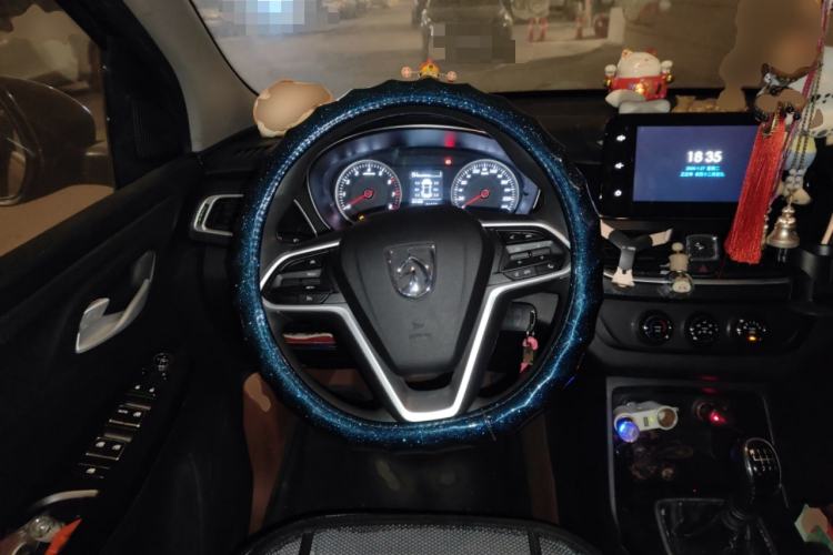 Used Baojun 730 2019 1.5L Manual Fashion Model 7-seater National V
