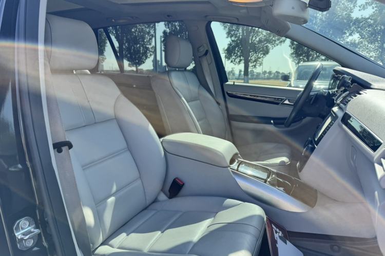 Used Mercedes-Benz R-Class 2017 R 320 4MATIC Business Edition Prestige Model
