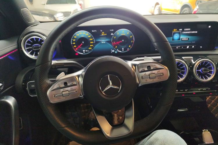 Used Mercedes-Benz A-Class 2022 Revised Version A 200 L Sport Sedan Fashionable Style
