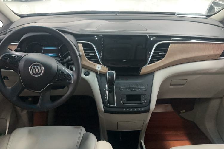 Used Buick GL8 2017 ES 28T Comfort Model China V Standard
