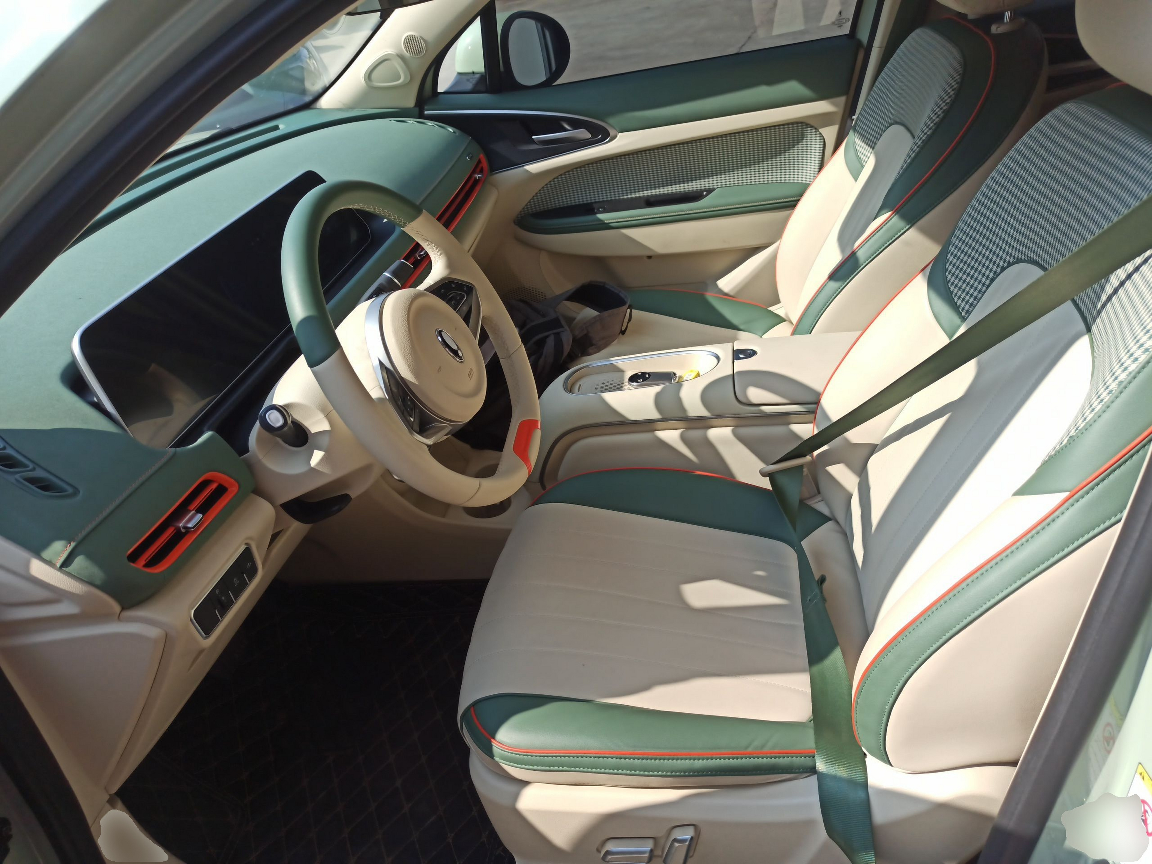 Переднее сиденье в автомобиле