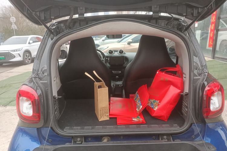 Used smart fortwo 2015 1.0L 52 kW hardtop Dynamic version
