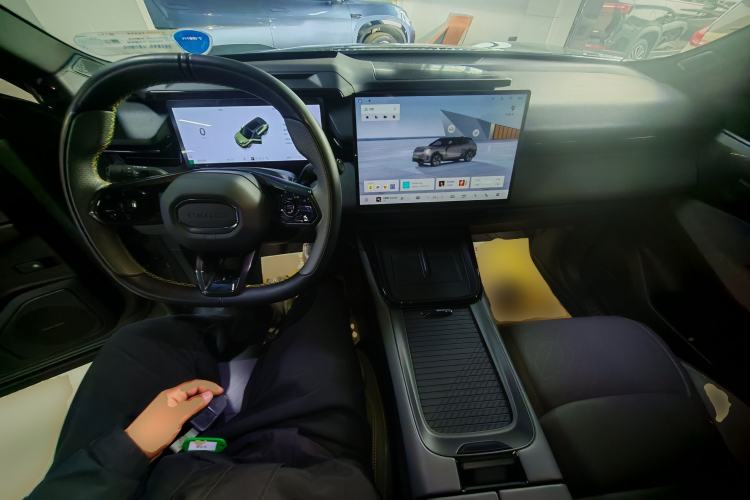 Used Lynk & Co 08 EM-P 2023 220km All-Wheel-Drive Performance Halo
