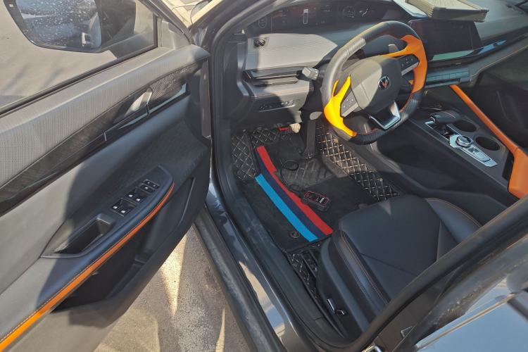 Used Changan UNI-V 2022 1.5T Prestige Version