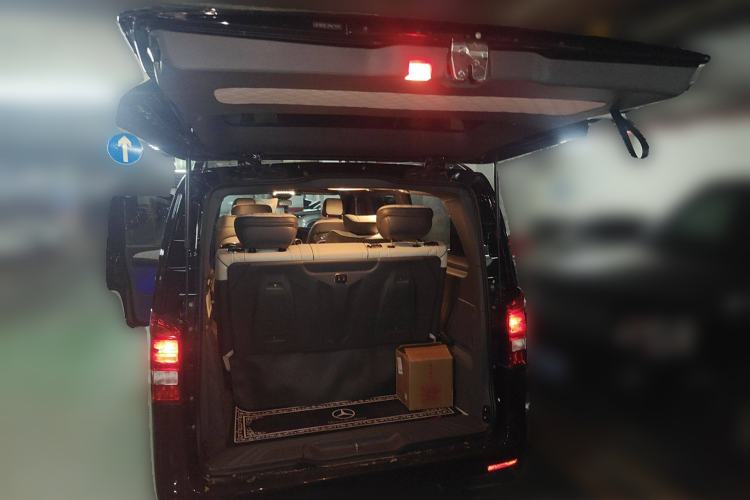 Used Mercedes-Benz Vito 2023 2.0T Elite Version 7 Seats
