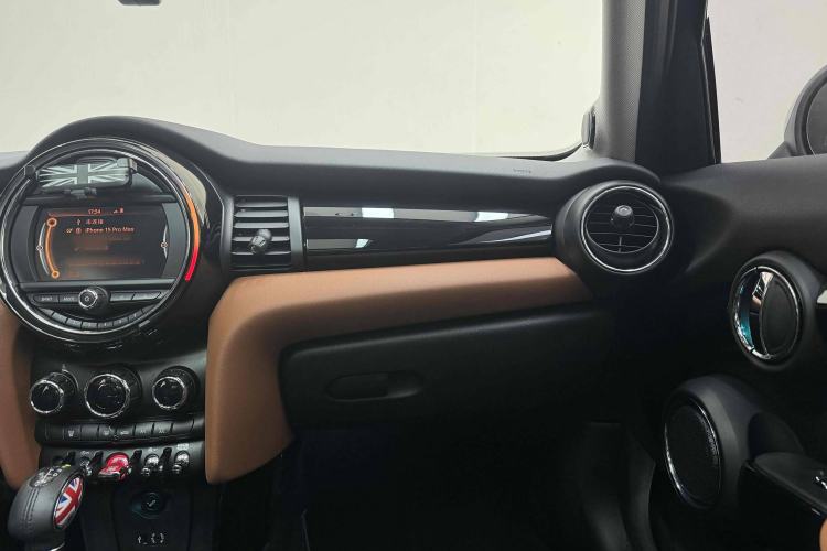 Used  MINI 2016 1.5T COOPER SEVEN Five-Door Edition
