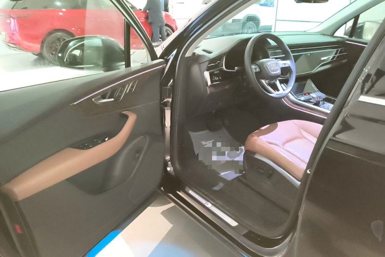 Used Audi Q7 2023 45 TFSI quattro S line Sport model
